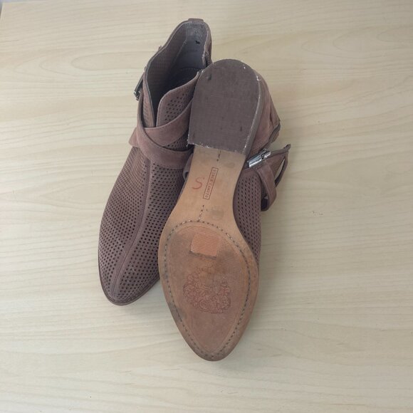 Vince Camuto Ankle booties - Picture 6 of 8